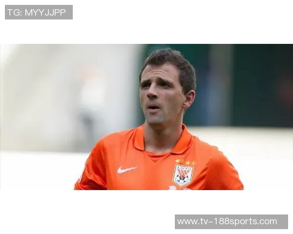 鲁尼回忆03年吃超大棒棒糖的趣事只是想用它砸碎而已 鲁尼回忆03年吃超大棒棒糖的趣事只是想用它砸碎而已