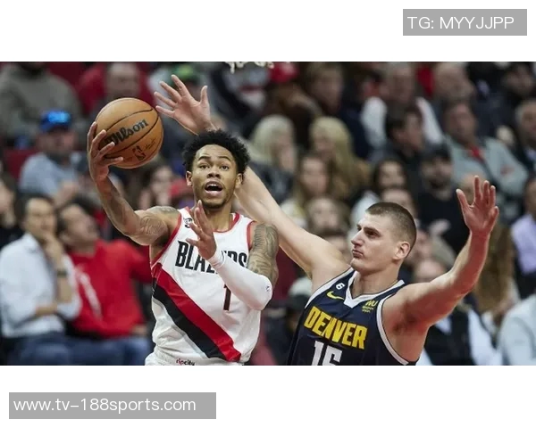 安芬尼西蒙斯谈与马祖拉的默契建立过程及其对球队磨合的积极影响