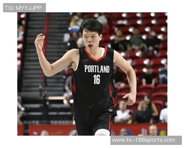 比卢普斯称赞杨瀚森篮板表现强调球队需加强篮下防守力度