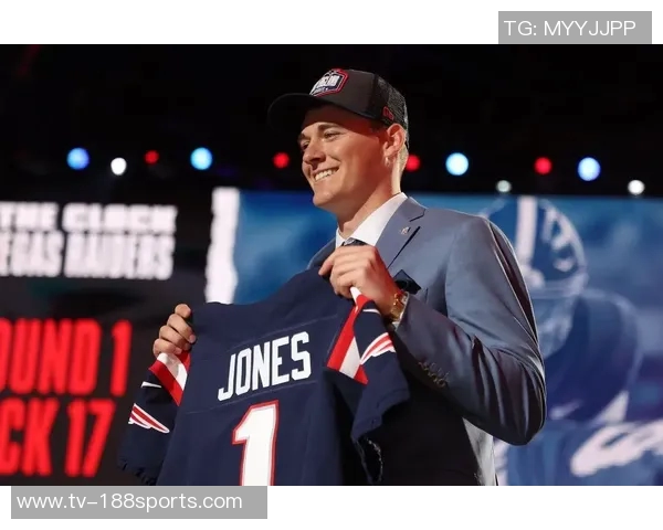 未来之星闪耀赛场Nike为NCAA女篮球员朱朱沃特金斯特别推出个性配色球鞋 未来之星闪耀赛场Nike为NCAA女篮球员朱朱沃特金斯特别推出个性配色球鞋