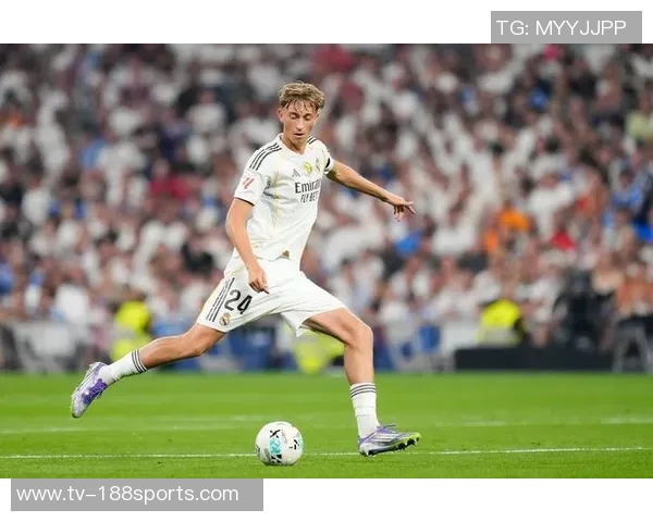 赫伊森以20岁223天的年龄成为西甲历史上最年轻进球后卫 赫伊森以20岁223天的年龄成为西甲历史上最年轻进球后卫